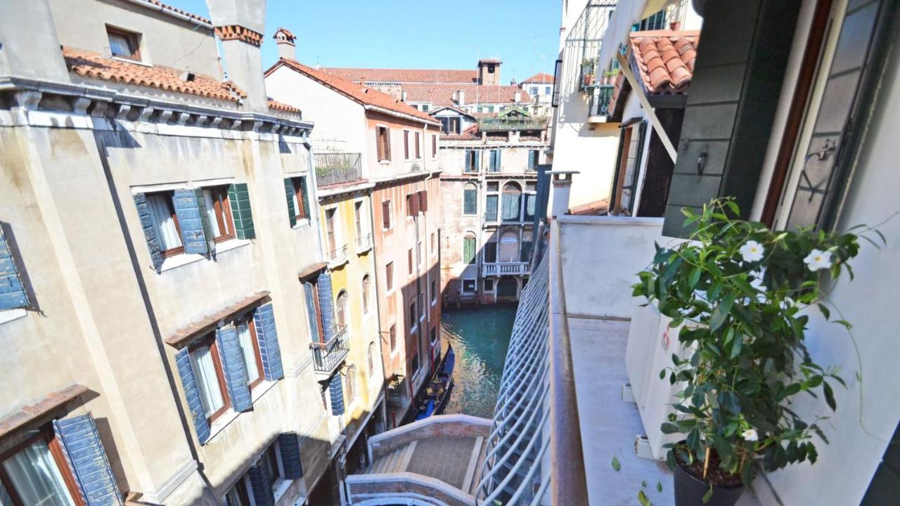 ונציה Ai Bareteri Luxury Canal View מראה חיצוני תמונה